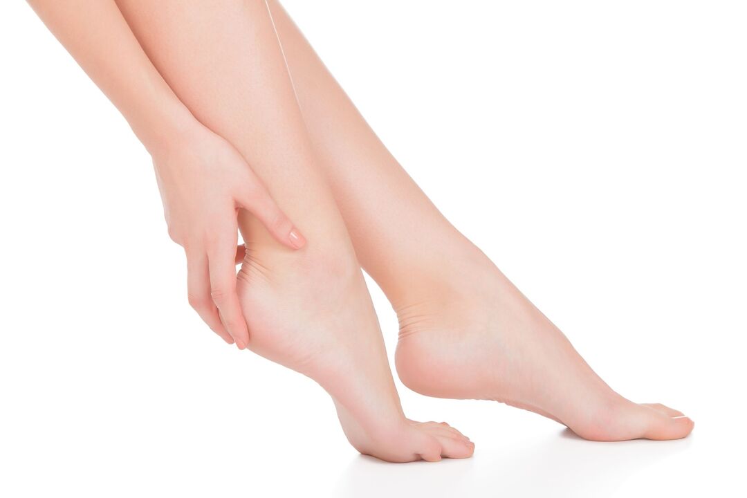 Zdrave ruke i noge nakon liječenja gljive demyxil krema